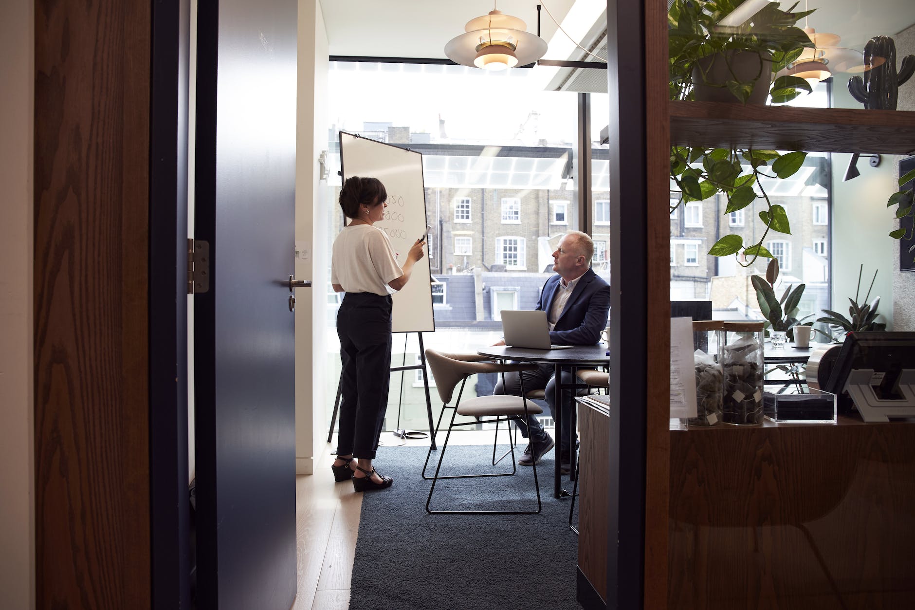 Market Research Report: Bridging the Gap Between Hotel Marketing Material and Guest Expectations